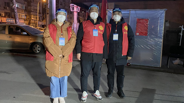 見疫善為 讓鮮亮的“志愿紅”在疫線閃耀